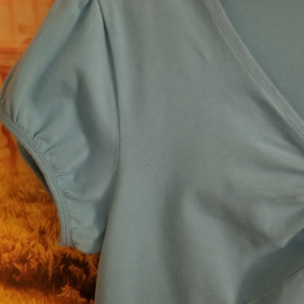 Dressbarn Short Sleeves Vneck  Top - Picture 4 of 6